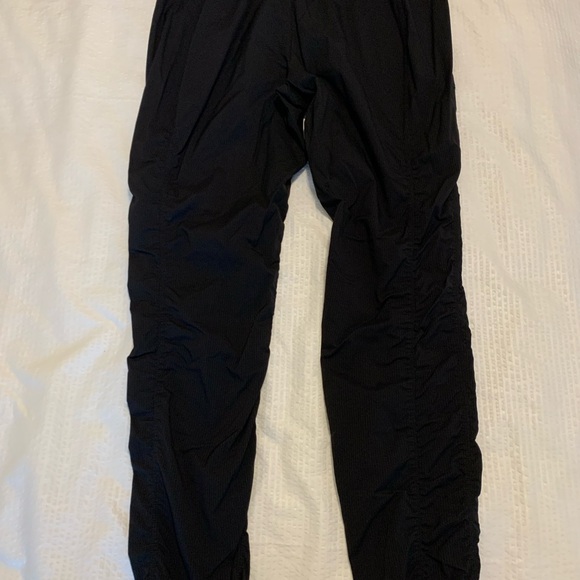 Shambhala ruched woven active pants Marks W Wearhouse Sz L Black Like brand new - Picture 3 of 4